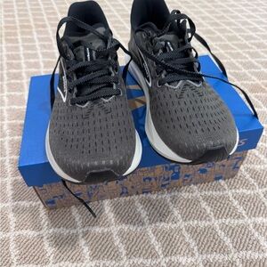 Brooks Hyperion Charcoal and White Running Shoes size 7